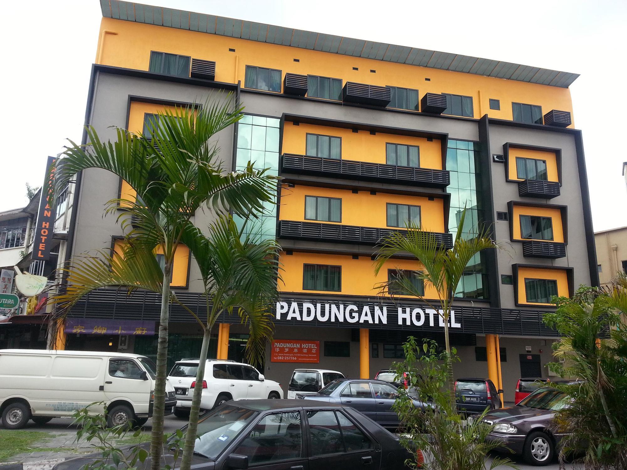 Padungan Hotel Kuching Bagian luar foto