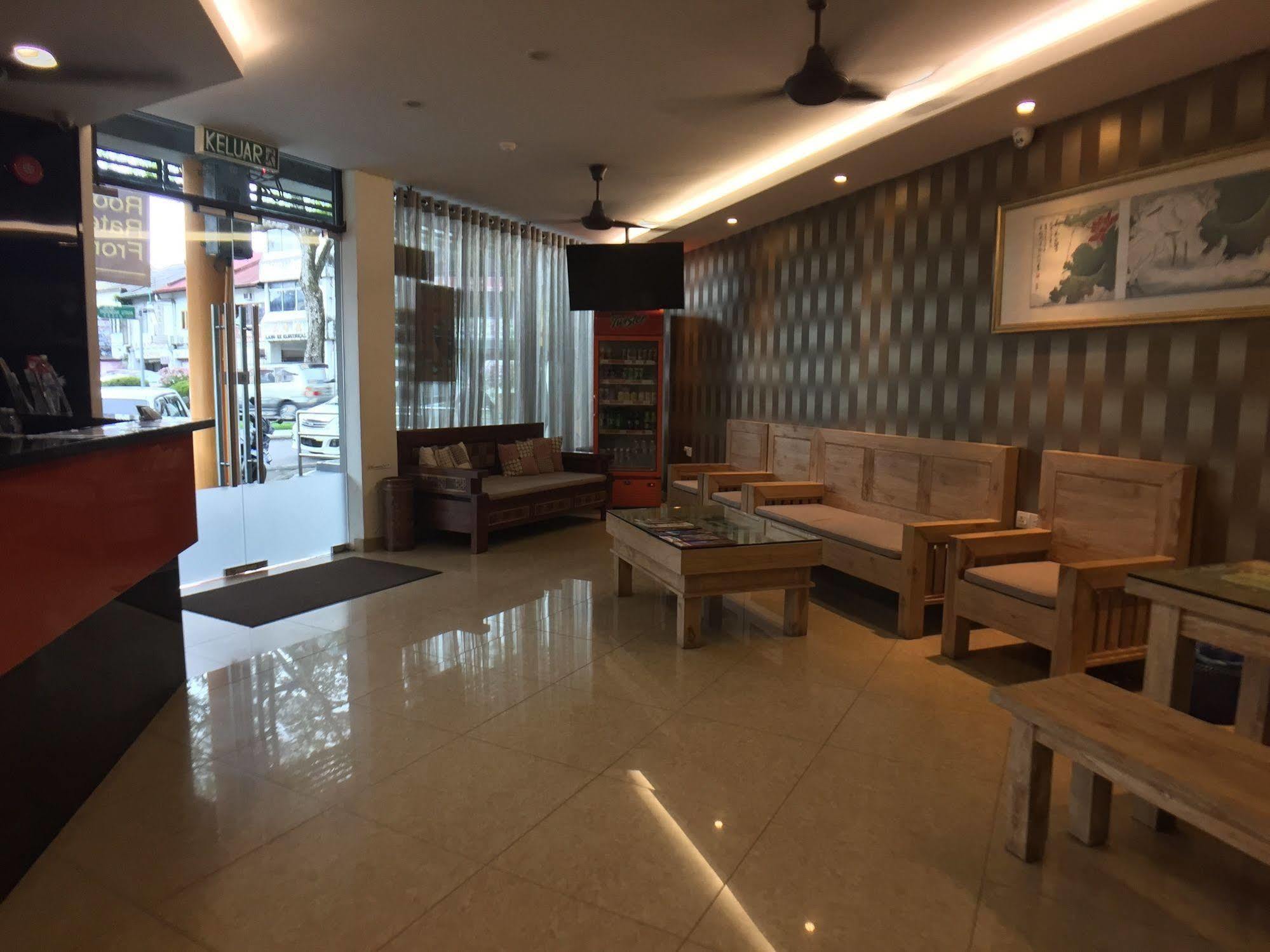 Padungan Hotel Kuching Bagian luar foto